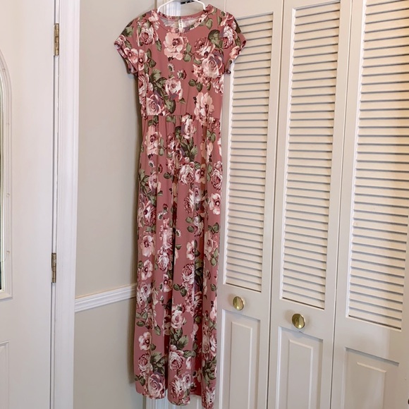 Wren & Ivory Floral Maxi Dress